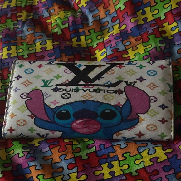 Colorful Wallet with Cartoon Design - Picture 2 of 3